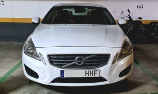 Volvo S60 2011. D3 Kinetic