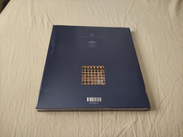Libro precintado La Alhambra de Granada