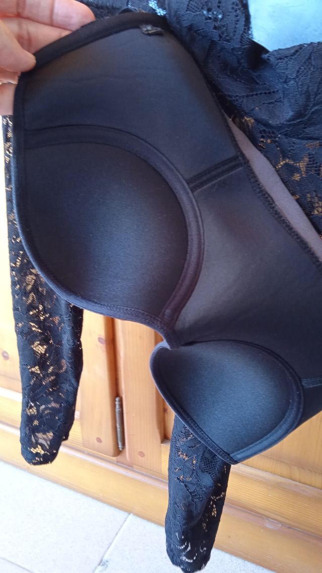 Top encaje negro