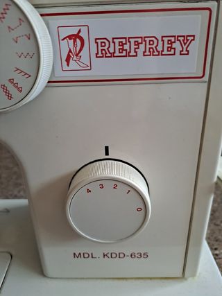 Máquina de coser sin uso.