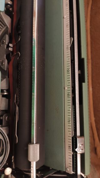 LIQUIDACIÓN Máquina escribir Olivetti Lettera 32