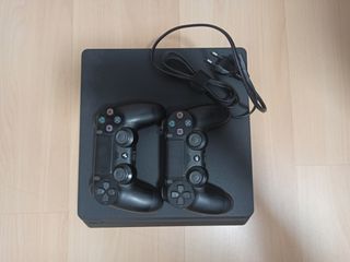 PlayStation 4 slim/ PS4 con dos mandos + 11 juegos