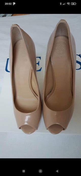 tacones guess