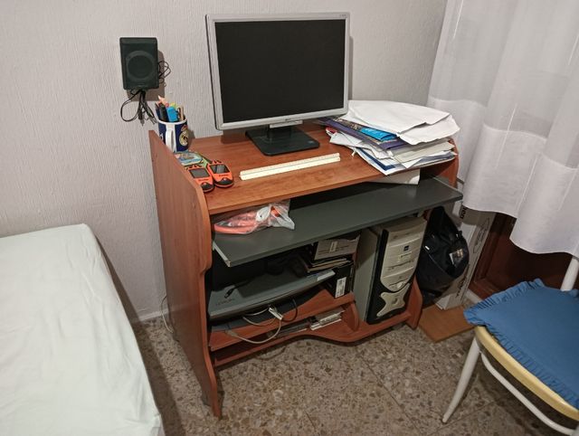 Mesa de ordenador.