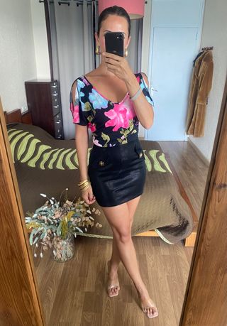 Top flores hombros descubiertos Berel talla L/XL