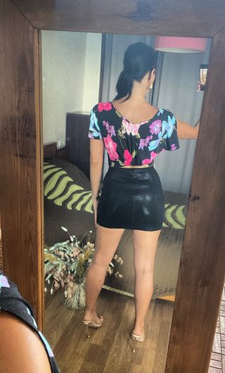 Top flores hombros descubiertos Berel talla L/XL