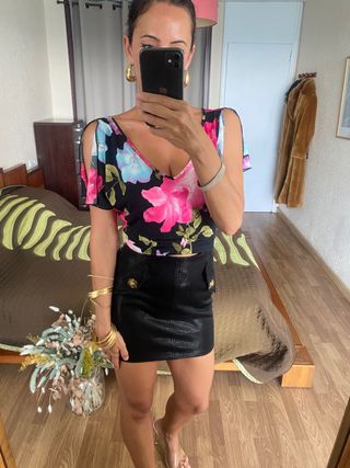 Top flores hombros descubiertos Berel talla L/XL