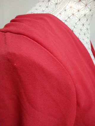 Vestido rojo claro con ribete frontal, talla S