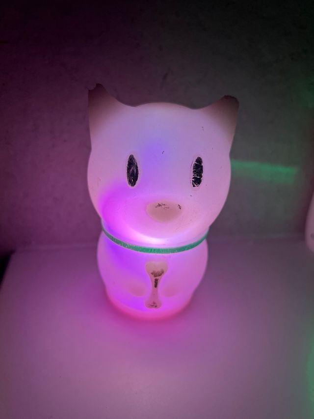 Lámpara gato nocturna