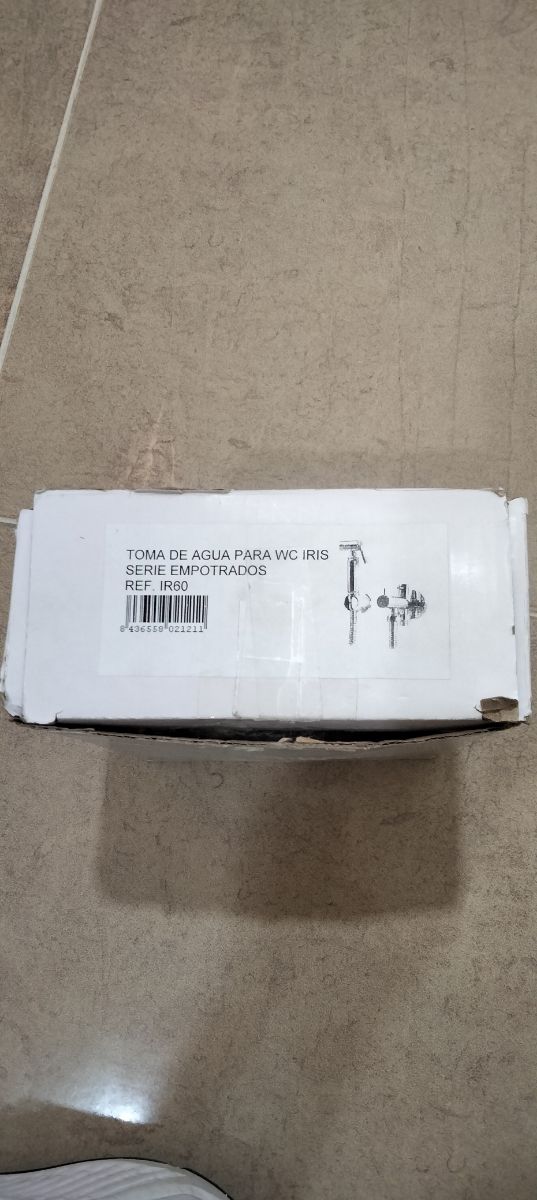 toma de agua para WC