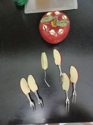 manzana con tenedores