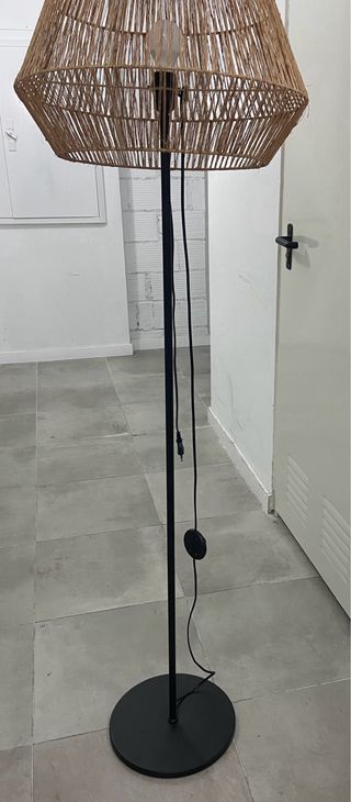 LÁMPARA PIE de la Maison du monde