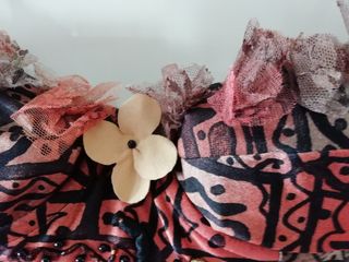 Fiori in tulle, perline