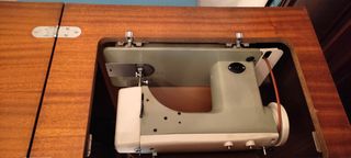 Máquina de Coser Alfa