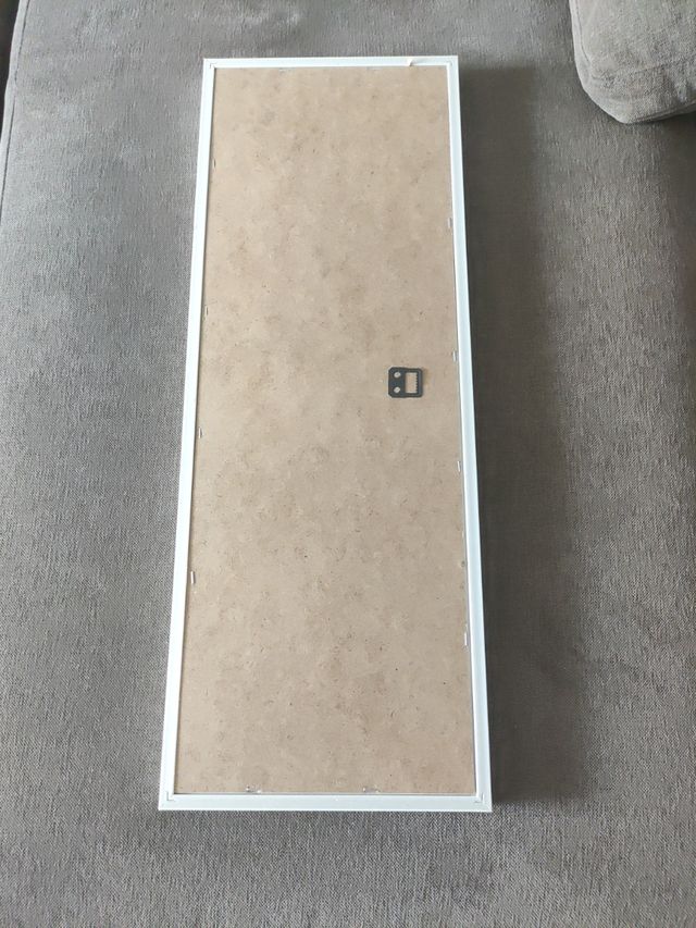 Cuadro con cuerda y pinzas corazón para fotos