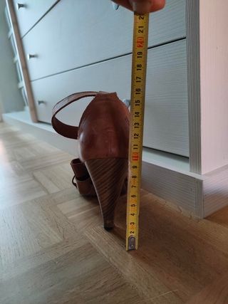 Mustang piel y madera, 38.