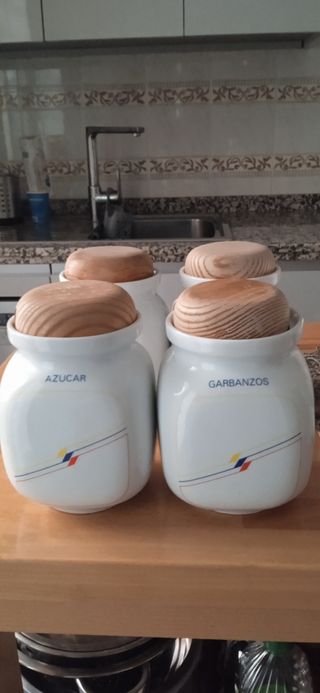 7 botes y 1 salero cerámica 