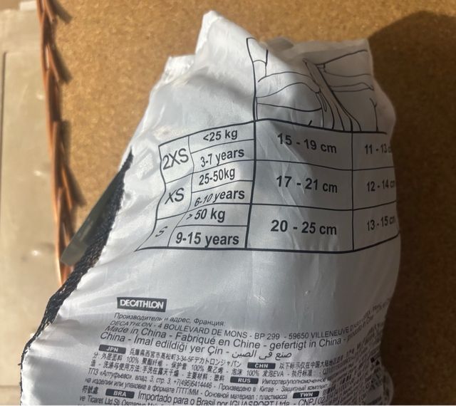 Patinete Niños/as Oxelo y casco oxelo.