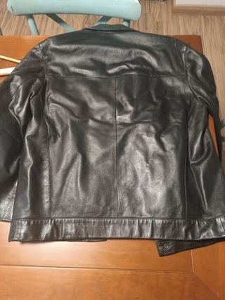 Chaqueta piel negra