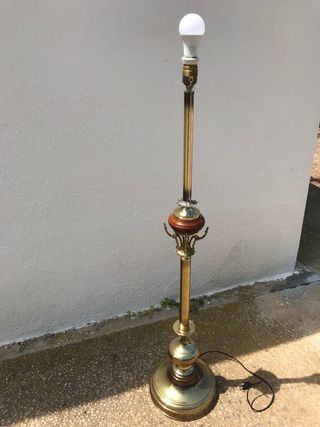 Lámpara de píe Restaurada.