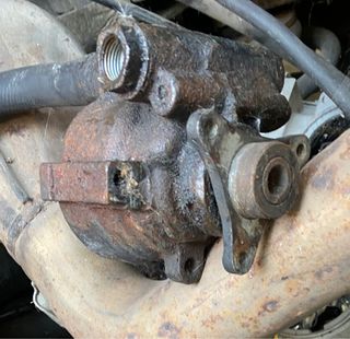 Bomba dirección renault máster 2007