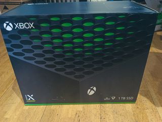 Xbox Series X + 2 mandos + cascos + baterias