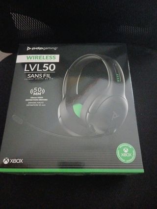 Xbox Series X + 2 mandos + cascos + baterias