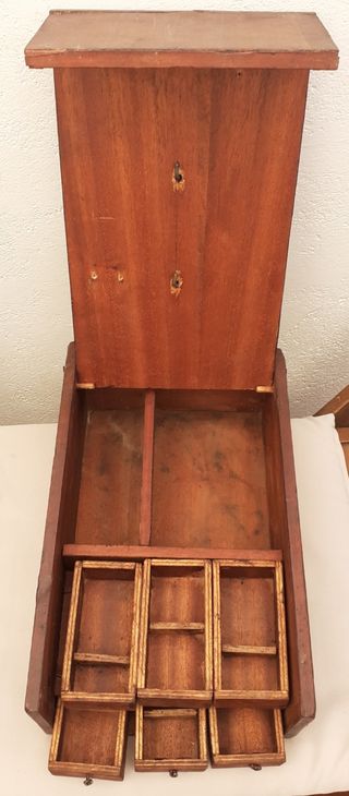 Antigua caja de madera