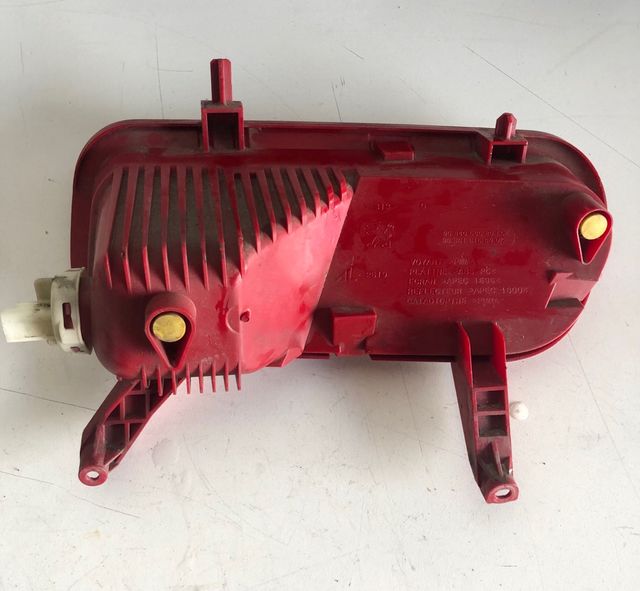 Faro antiniebla izquierdo Peugeot 5008  9684068680