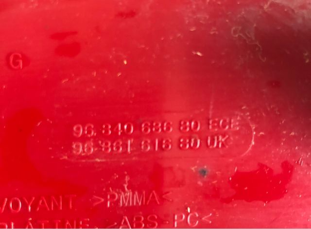 Faro antiniebla izquierdo Peugeot 5008  9684068680