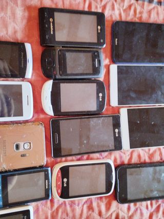 moviles  y una tablet marca priston