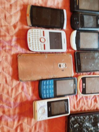 moviles  y una tablet marca priston