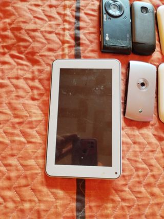 moviles  y una tablet marca priston