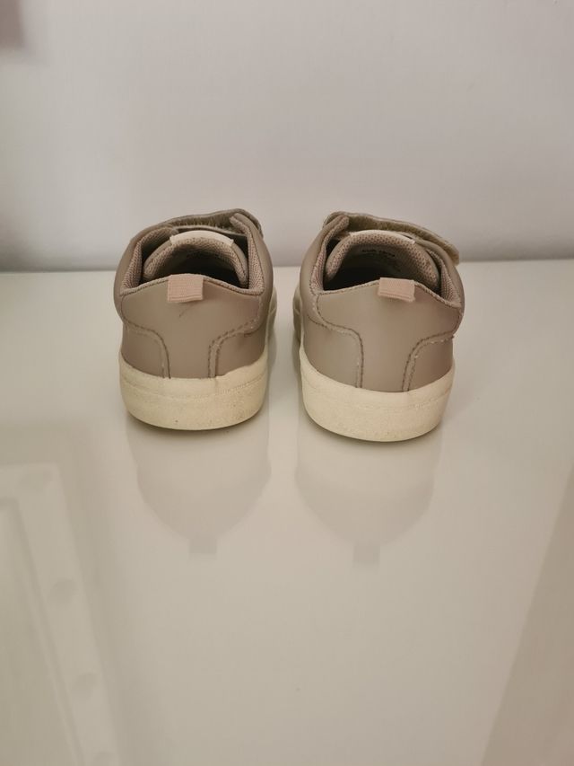 Zapatilla deportiva respetuosa bebé H&M