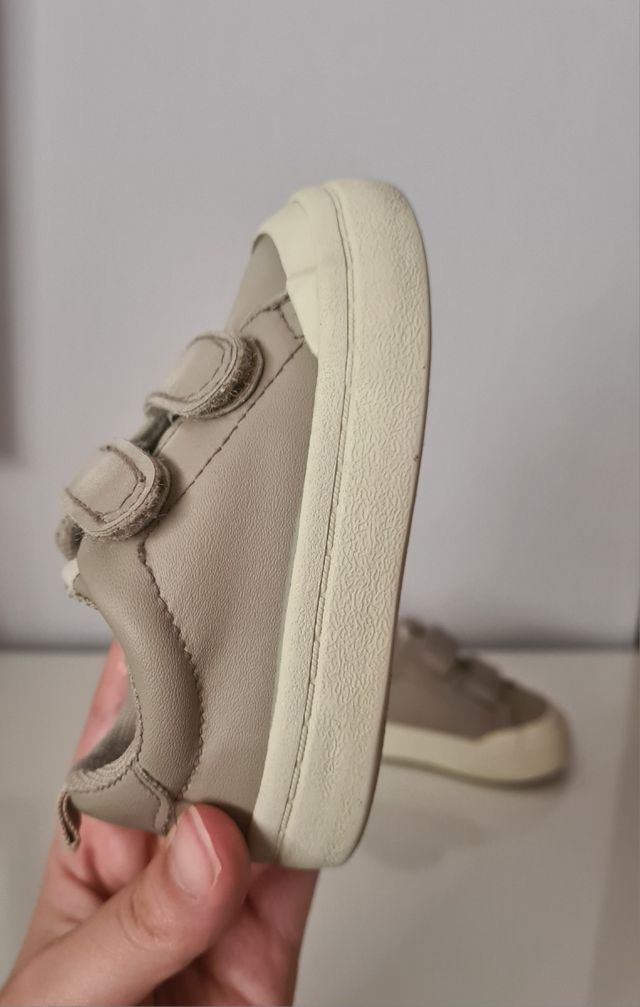 Zapatilla deportiva respetuosa bebé H&M