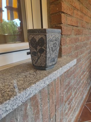 Maceta de piedra de una pieza