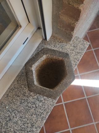 Maceta de piedra de una pieza