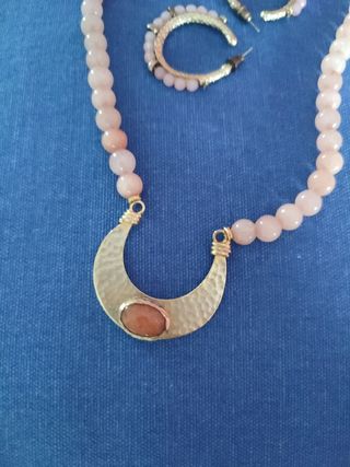 collar& colgante de piedra con pendientes