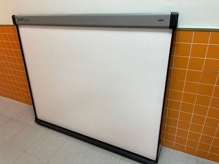 Pantalla blanca para proyector
