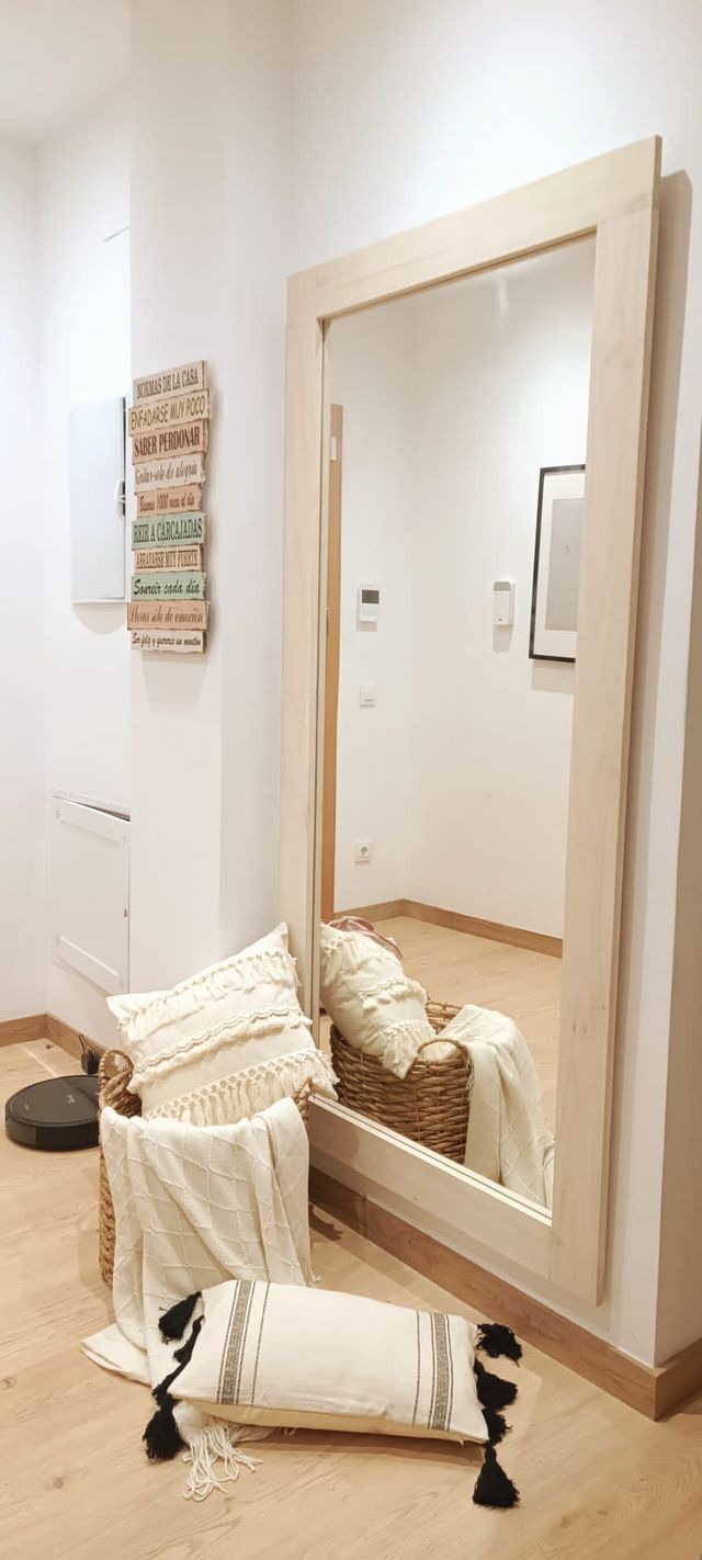 Grande specchio in stile nordico