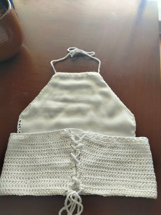 Top ganchillo con espalda al aire