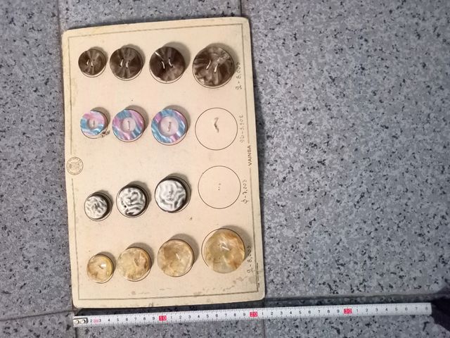 antiguos muestrarios de botones