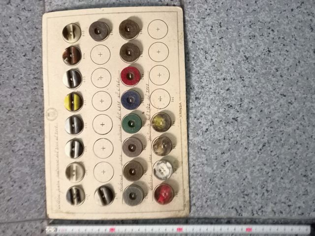 antiguos muestrarios de botones