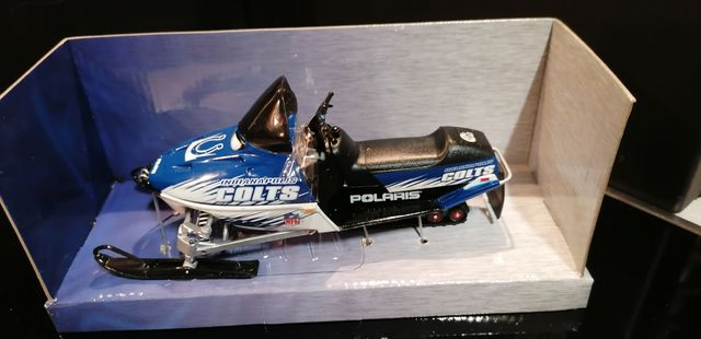 maqueta moto POLARIS SNOWMOBILE ERTL