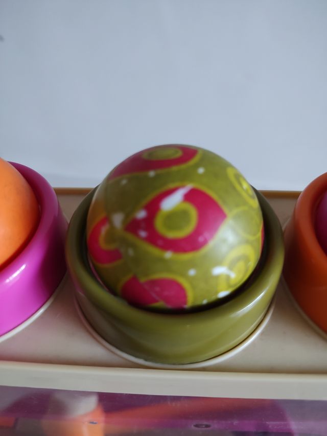 Laberinto de bolas con martillo B toys