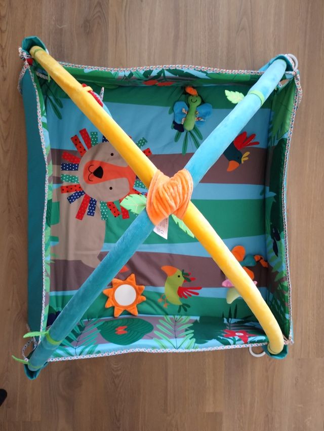 Gimnasio de actividades bebe