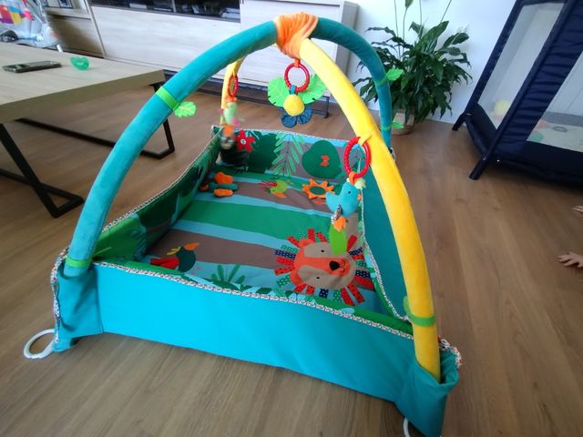 Gimnasio de actividades bebe