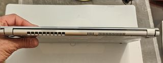 Ordenador portátil Fujitsu UH-552