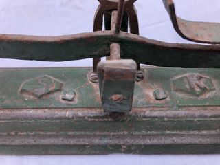 Antigua balanza con pesas