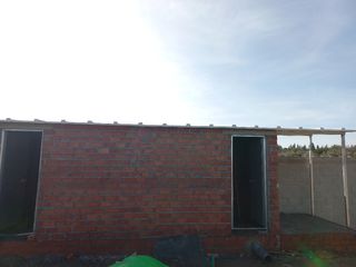 Porches de hierro i aparcamiento etc